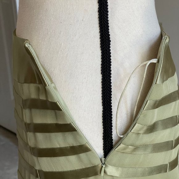 CARMEN MARC VALVO Collection Green 100% Silk Skirt A-line Tiered Size 6 - Picture 7 of 10